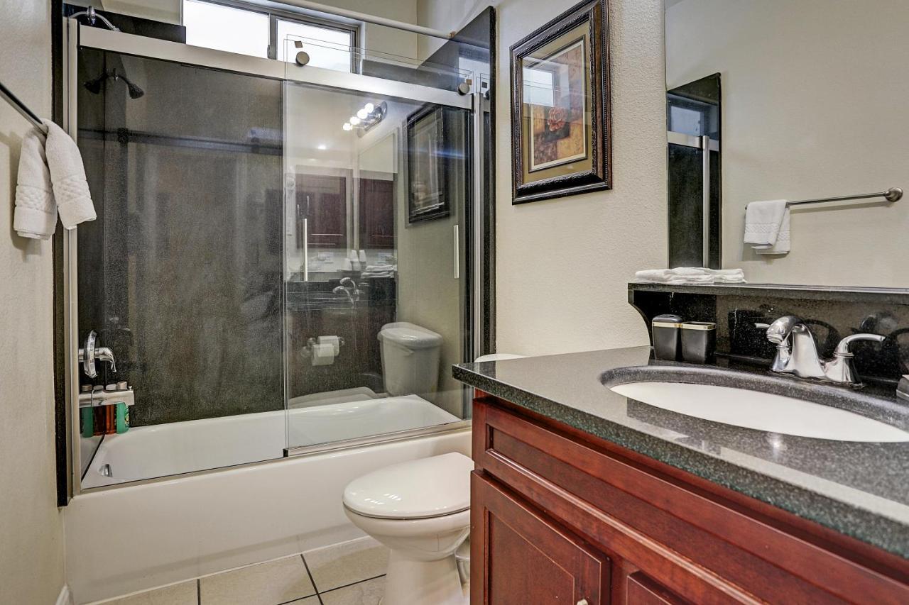 Villa Corporate 2 Bedroom Suite Furnished Condo Houston Exteriér fotografie